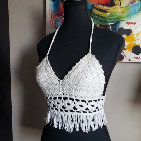 Fashion Nova Tops - Womens size xs (extra small) creme white knitted crochet tie cropped top